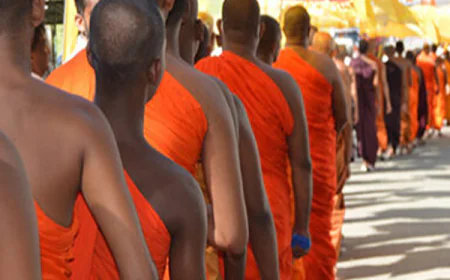 සදාචාර විරෝධී සමලිංගික චර්යාවන් ප්‍රවර්ධනයට හා රටක සංස්කෘතික අනන්‍යතාවන් නොතකා හැරීම ගැන මහා සංඝරත්නයෙන් ජනාධිපතිට තරවටුවක්..!