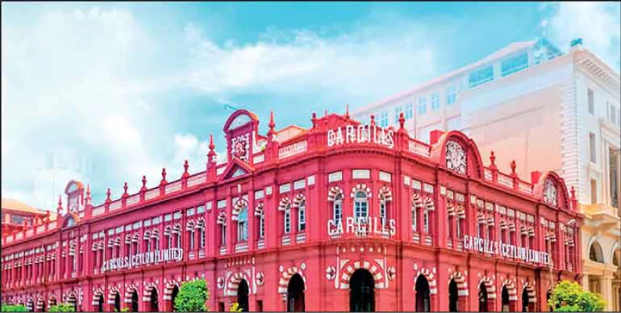 සුද්දන්ගේ සාප්පුවක් පුංචි මිනිසුන්ගේ නගරයක් බවට පරිවර්තනය කළ විප්ලවීය මිනිසෙකුගේ කතාව...