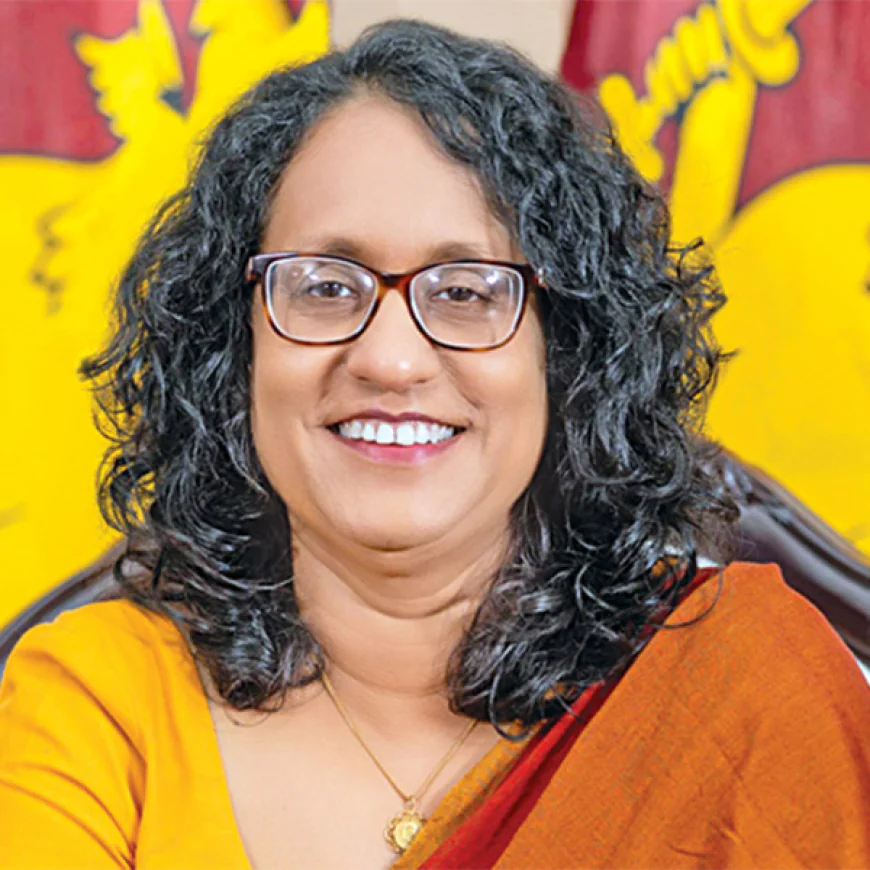 දරුවන්ට පරිපූර්ණ ළමා ලෝකයක් සහිත පොහොසත් රටක් - ලස්සන ජීවිතයක්.