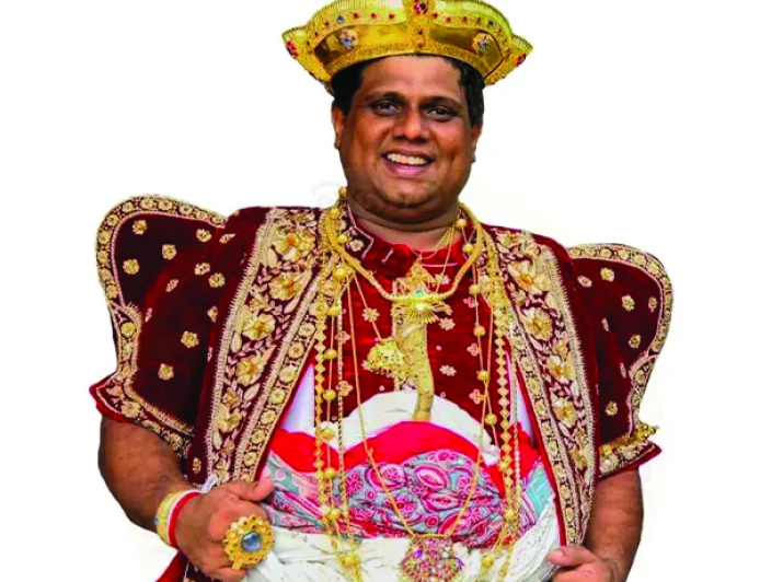 ඉතිහාසයේ වැඩිම කාලයක් දළදා මැදුරේ දියවඩන නිලමේ ප්‍රදීප් නිලංග දෑළ