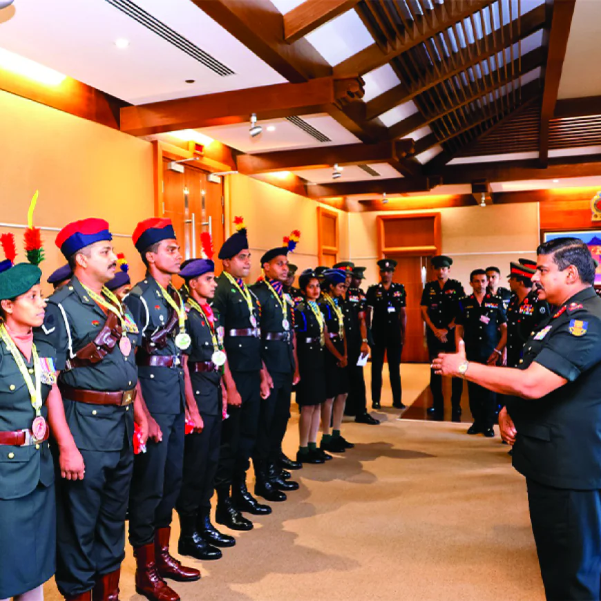 ලක්මව රනින් සැරසුවාට හමුදාපතිගෙන් බුහුමන්..!