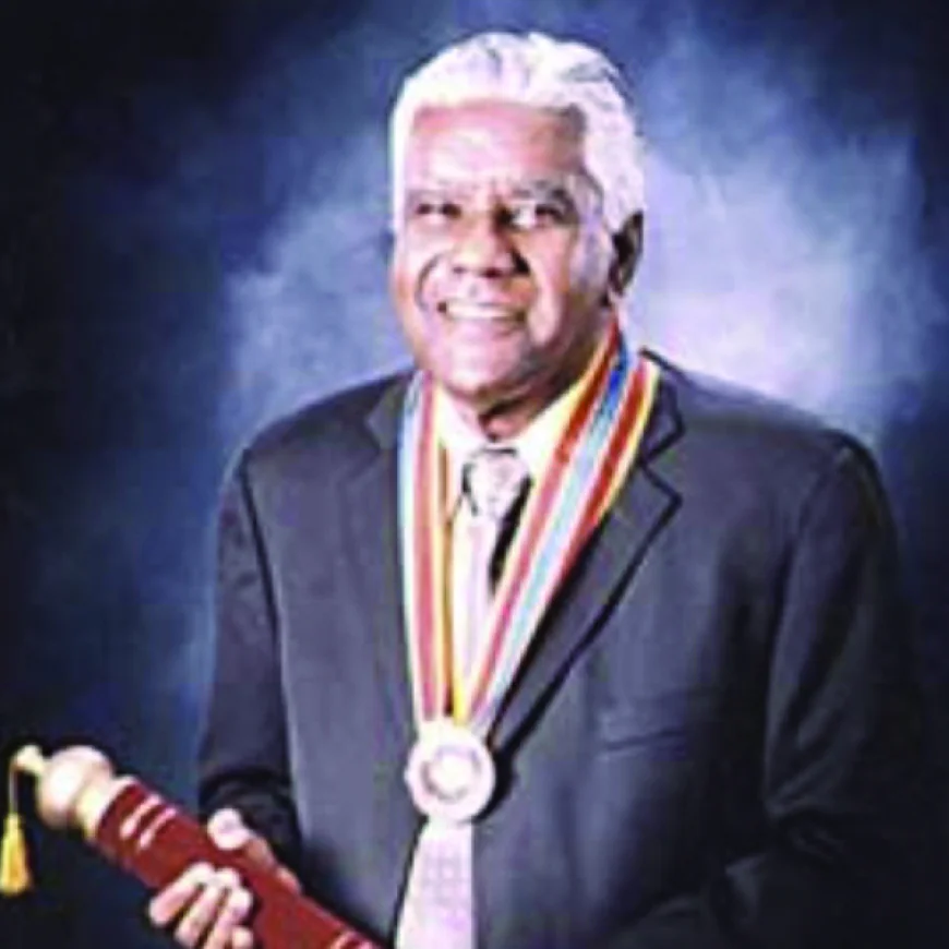 යුගයක් දැනුමින් සැරසූ අපේ කාලයේ දිසාපාමොක්...